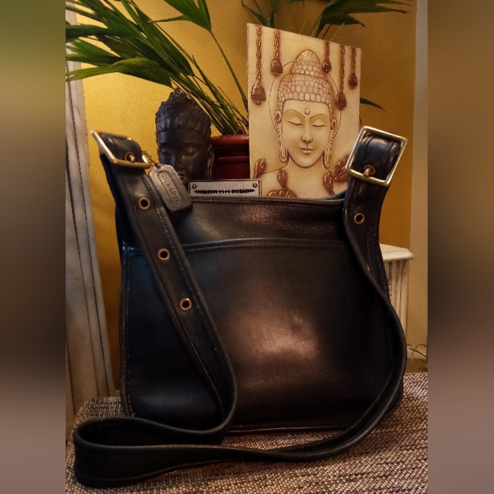 Vintage Legacy Coach Zip Bag